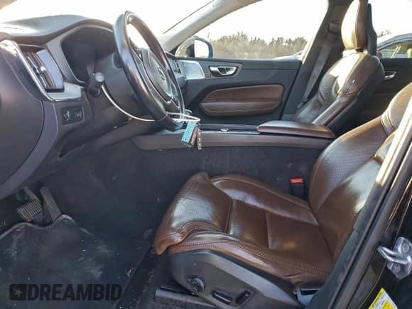 ✅ 2018 Volvo XC60 Inscription • VIN: YV4A22RL5J1052126 • Lot: 95764475. Wystawiony na Copart z przebiegiem 135 254 mil. Bezpłatny archiwum sprzedaży aukcyjnych z USA i szczegółowy raport historii pojazdu na DreamBid. Zdjęcie 7.