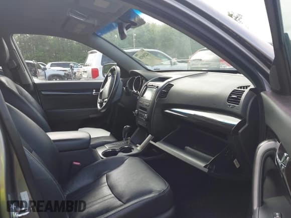 ✅ 2013 Kia Sorento EX • VIN: 5XYKUDA65DG413913 • Lot: 42256920. Listed on IAAI with 115,829 mi. Free auction sales archive from the USA and detailed vehicle history report at DreamBid. Image 5.