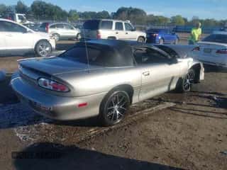 2000 Chevrolet Camaro z VIN 2G1FP32K5Y2143907, wystawiony jako IAAI lot #40824836 z przebiegiem Nie podano mil oraz . Historia ofert i sprzedaży dostępna na DreamBid. Obrazek 4.