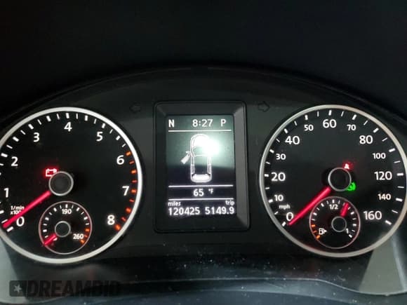 ✅ 2010 Volkswagen Tiguan SE • VIN: WVGBV7AX1AW531670 • Lot: 83760295. Listed on Copart with 120,425 mi. Free auction sales archive from the USA and detailed vehicle history report at DreamBid. Image 9.