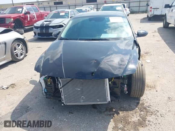 ✅ 2025 Hyundai Elantra Limited • VIN: KMHLP4DGXSU964944 • Lot: 43139973. Wystawiony na IAAI z przebiegiem 1 833 mil. Bezpłatny archiwum sprzedaży aukcyjnych z USA i szczegółowy raport historii pojazdu na DreamBid. Zdjęcie 12.