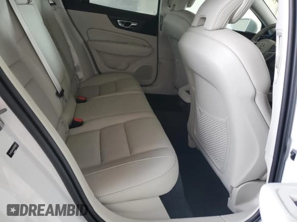 ✅ 2022 Volvo V60 • VIN: YV4102WK4N2092036 • Lot: 80911585. Wystawiony na Copart z przebiegiem 26 176 mil. Bezpłatny archiwum sprzedaży aukcyjnych z USA i szczegółowy raport historii pojazdu na DreamBid. Zdjęcie 10.