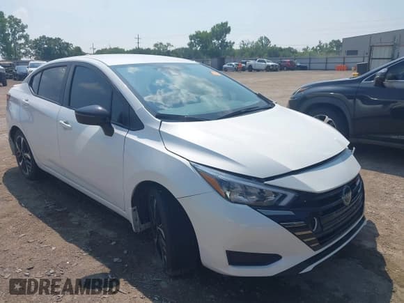 ✅ 2024 Nissan Versa SR • VIN: 3N1CN8FV3RL840308 • Лот: 42905349. Опубликован ранее на IAAI с пробегом 11 389 миль. Бесплатный доступ к архиву аукционных продаж из США и подробный отчёт об истории автомобиля на DreamBid. Изображение 1.