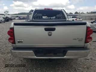 2007 Dodge 1500 SLT z VIN 1D7HU18P27S107019, wystawiony jako Copart lot #71246244 z przebiegiem Nie podano mil oraz Szkoda całkowita • Salvage title. Historia ofert i sprzedaży dostępna na DreamBid. Obrazek 6.