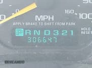 ✅ 2000 Chevrolet Suburban LS • VIN: 3GNFK16T3YG228777 • Лот: 42680181. Опубликован ранее на IAAI с пробегом 306 647 миль. Бесплатный доступ к архиву аукционных продаж из США и подробный отчёт об истории автомобиля на DreamBid. Изображение 7.