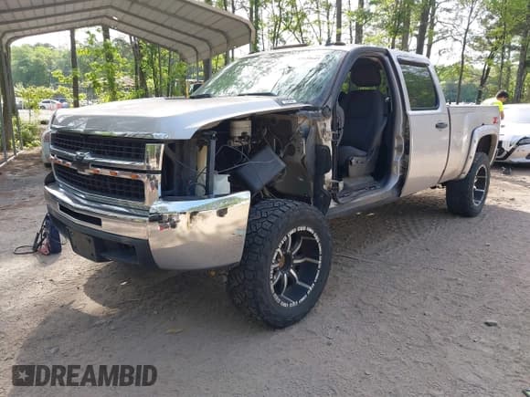 ✅ 2009 Chevrolet Silverado 2500HD LT • VIN: 1GCHK53K89F115396 • Лот: 42130649. Опубликован ранее на IAAI с пробегом 225 590 миль. Бесплатный доступ к архиву аукционных продаж из США и подробный отчёт об истории автомобиля на DreamBid. Изображение 2.