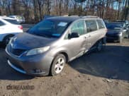 ✅ 2011 Toyota Sienna LE • VIN: 5TDKK3DC4BS051008 • Lot: 43840700. Listed on IAAI with 196,964 mi. Free auction sales archive from the USA and detailed vehicle history report at DreamBid. Image 2.