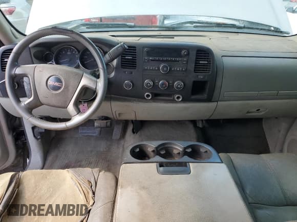 ✅ 2007 GMC Sierra 2500HD SLE1 • VIN: 1GTHK29K87E546264 • Лот: 50821075. Опубликован ранее на Copart с пробегом 200 002 миль. Бесплатный доступ к архиву аукционных продаж из США и подробный отчёт об истории автомобиля на DreamBid. Изображение 8.