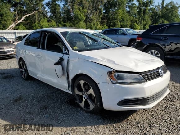 ✅ 2011 Volkswagen Jetta SE • VIN: 3VWDX7AJ1BM334287 • Lot: 62274785. Listed on Copart with 110,547 mi. Free auction sales archive from the USA and detailed vehicle history report at DreamBid. Image 4.