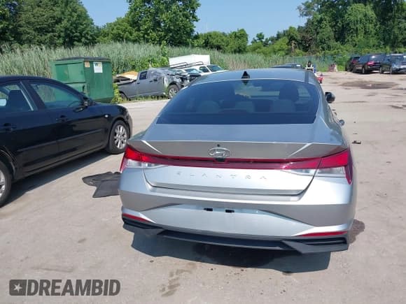 ✅ 2023 Hyundai Elantra SEL • VIN: 5NPLM4AG5PH113928 • Lot: 42788858. Listed on IAAI with 69,237 mi. Free auction sales archive from the USA and detailed vehicle history report at DreamBid. Image 17.