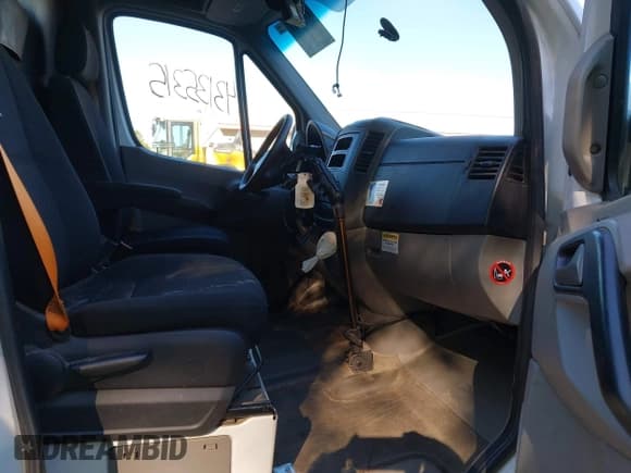 ✅ 2015 Mercedes-Benz Sprinter • VIN: WD3FE7CC1FP169044 • Лот: 43135315. Опубликован ранее на IAAI с пробегом 471 660 миль. Бесплатный доступ к архиву аукционных продаж из США и подробный отчёт об истории автомобиля на DreamBid. Изображение 5.