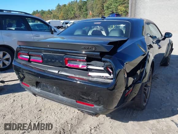 2022 Dodge Challenger SRT Hellcat z VIN 2C3CDZC9XNH104762, wystawiony jako IAAI lot #43392957 z przebiegiem 23 921 mil mil oraz . Historia ofert i sprzedaży dostępna na DreamBid. Obrazek 17.