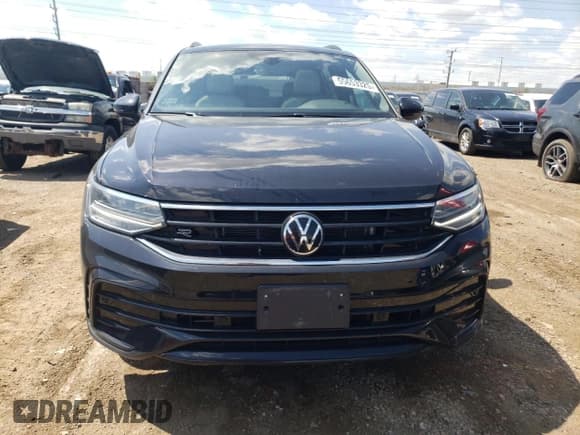 ✅ 2023 Volkswagen Tiguan SE R-Line Black • VIN: 3VV8B7AXXPM071863 • Лот: 55653325. Опубликован ранее на Copart с пробегом 12 054 миль. Бесплатный доступ к архиву аукционных продаж из США и подробный отчёт об истории автомобиля на DreamBid. Изображение 5.