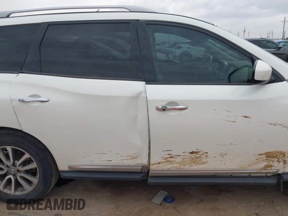 ✅ 2014 Nissan Pathfinder Platinum • VIN: 5N1AR2MN3EC727078 • Lot: 42076108. Wystawiony na IAAI z przebiegiem 181 936 mil. Bezpłatny archiwum sprzedaży aukcyjnych z USA i szczegółowy raport historii pojazdu na DreamBid. Zdjęcie 14.