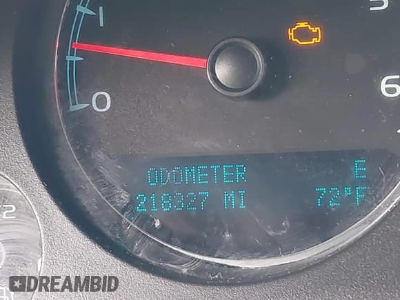 ✅ 2010 Chevrolet Suburban LS • VIN: 1GNUCHE09AR200640 • Lot: 42326053. Listed on IAAI with 218,327 mi. Free auction sales archive from the USA and detailed vehicle history report at DreamBid. Image 15.