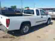 2008 Chevrolet Colorado 1LT z VIN 1GCCS39E988213338, wystawiony jako IAAI lot #42266886 z przebiegiem 33 559 mil mil oraz . Historia ofert i sprzedaży dostępna na DreamBid. Obrazek 4.