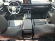 ✅ 2023 Honda CR-V EX-L • VIN: 2HKRS4H73PH402375 • Lot: 81371235. Wystawiony na Copart z przebiegiem 15 611 mil. Bezpłatny archiwum sprzedaży aukcyjnych z USA i szczegółowy raport historii pojazdu na DreamBid. Zdjęcie 8.