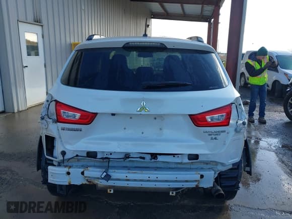 ✅ 2015 Mitsubishi Outlander GT • VIN: 4A4AR4AWXFE033631 • Лот: 41830291. Опубликован ранее на IAAI с пробегом 115 920 миль. Бесплатный доступ к архиву аукционных продаж из США и подробный отчёт об истории автомобиля на DreamBid. Изображение 17.