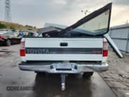 ✅ 1995 Toyota T100 • VIN: JT4VD22F9S0012139 • Лот: 71713965. Опубликован ранее на Copart с пробегом 174 261 миль. Бесплатный доступ к архиву аукционных продаж из США и подробный отчёт об истории автомобиля на DreamBid. Изображение 6.