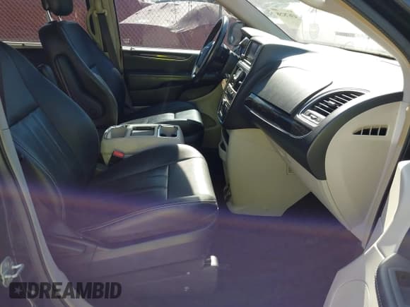 ✅ 2015 Chrysler Town & Country Touring • VIN: 2C4RC1BG7FR697910 • Лот: 43678258. Опубликован ранее на IAAI с пробегом 167 127 миль. Бесплатный доступ к архиву аукционных продаж из США и подробный отчёт об истории автомобиля на DreamBid. Изображение 5.