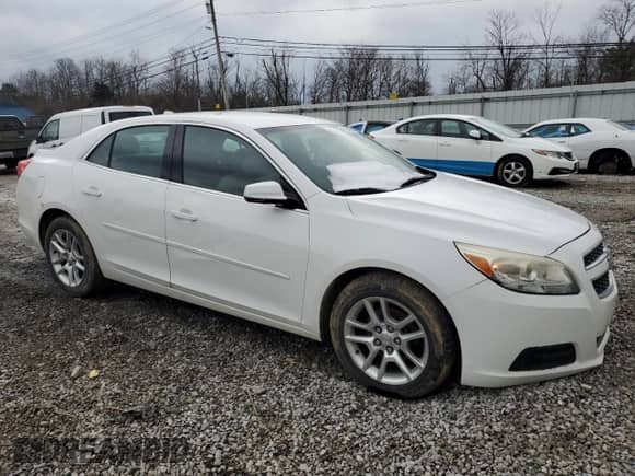2013 Chevrolet Malibu LT z VIN 1G11C5SA8DF207164, wystawiony jako Copart lot #44218865 z przebiegiem 202 017 mil mil oraz Nie do naprawy • Non repairable. Historia ofert i sprzedaży dostępna na DreamBid. Obrazek 4.