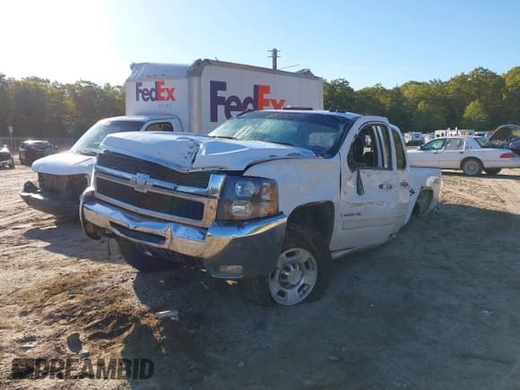 ✅ 2007 Chevrolet Silverado 2500HD 1LT • VIN: 1GCHK23647F553914 • Лот: 43413805. Опубликован ранее на IAAI с пробегом 235 158 миль. Бесплатный доступ к архиву аукционных продаж из США и подробный отчёт об истории автомобиля на DreamBid. Изображение 2.