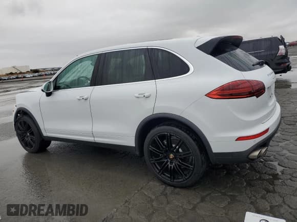 ✅ 2016 Porsche Cayenne S • VIN: WP1AB2A26GLA93253 • Lot: 86541785. Wystawiony na Copart z przebiegiem 81 368 mil. Bezpłatny archiwum sprzedaży aukcyjnych z USA i szczegółowy raport historii pojazdu na DreamBid. Zdjęcie 2.