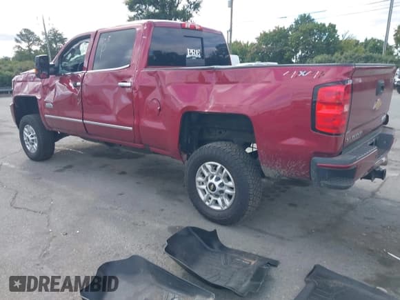✅ 2019 Chevrolet Silverado 2500HD High Country • VIN: 1GC1KUEY5KF175591 • Lot: 43425970. Wystawiony na IAAI z przebiegiem 76 195 mil. Bezpłatny archiwum sprzedaży aukcyjnych z USA i szczegółowy raport historii pojazdu na DreamBid. Zdjęcie 3.