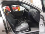 ✅ 2005 Hyundai Elantra GLS • VIN: KMHDN56D85U151948 • Lot: 41556307. Wystawiony na IAAI z przebiegiem 164 800 mil. Bezpłatny archiwum sprzedaży aukcyjnych z USA i szczegółowy raport historii pojazdu na DreamBid. Zdjęcie 5.