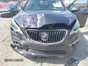 ✅ 2018 Buick Envision Preferred • VIN: LRBFXBSAXJD053109 • Lot: 43258417. Wystawiony na IAAI z przebiegiem 93 237 mil. Bezpłatny archiwum sprzedaży aukcyjnych z USA i szczegółowy raport historii pojazdu na DreamBid. Zdjęcie 6.