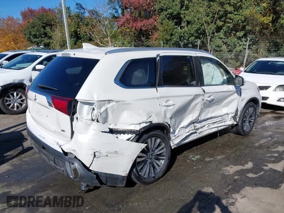 ✅ 2020 Mitsubishi Outlander SE • VIN: JA4AD3A3XLZ019961 • Lot: 43596032. Listed on IAAI with 112,826 mi. Free auction sales archive from the USA and detailed vehicle history report at DreamBid. Image 4.