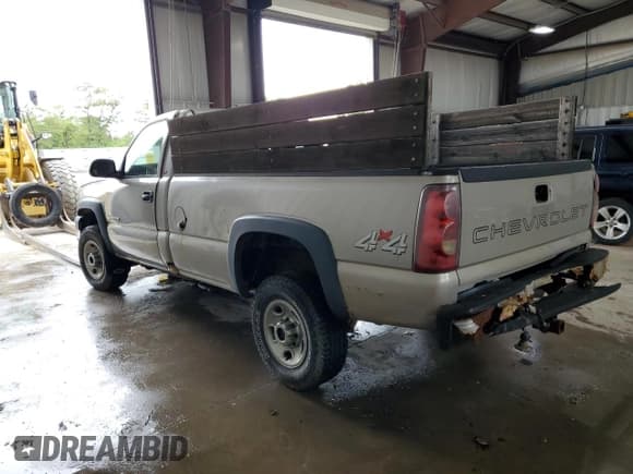 ✅ 2005 Chevrolet Silverado 2500HD Work Truck • VIN: 1GCHK24U65E335229 • Lot: 69872675. Wystawiony na Copart z przebiegiem 141 227 mil. Bezpłatny archiwum sprzedaży aukcyjnych z USA i szczegółowy raport historii pojazdu na DreamBid. Zdjęcie 2.