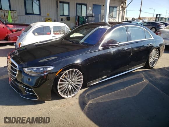 ✅ 2022 Mercedes-Benz S 500 • VIN: W1K6G6DB6NA086572 • Lot: 67462832. Wystawiony na Copart z przebiegiem 8 829 mil. Bezpłatny archiwum sprzedaży aukcyjnych z USA i szczegółowy raport historii pojazdu na DreamBid. Zdjęcie 1.