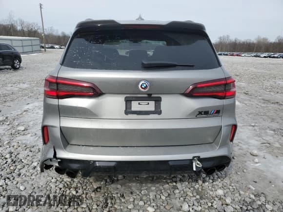 ✅ 2023 BMW X5 M • VIN: 5YMJU0C06P9R60277 • Lot: 46656085. Wystawiony na Copart z przebiegiem 28 163 mil. Bezpłatny archiwum sprzedaży aukcyjnych z USA i szczegółowy raport historii pojazdu na DreamBid. Zdjęcie 6.