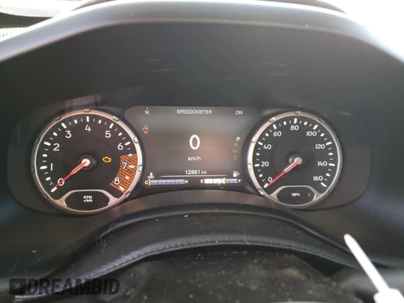 ✅ 2020 Jeep Renegade Altitude • VIN: ZACNJBB15LPM00510 • Lot: 80674474. Wystawiony na Copart z przebiegiem 12 861 mil. Bezpłatny archiwum sprzedaży aukcyjnych z USA i szczegółowy raport historii pojazdu na DreamBid. Zdjęcie 9.