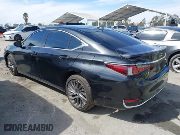 ✅ 2024 Lexus ES 300h Luxury • VIN: 58AEA1C1XRU045759 • Lot: 40873012. Listed on IAAI with 9,275 mi. Free auction sales archive from the USA and detailed vehicle history report at DreamBid. Image 3.