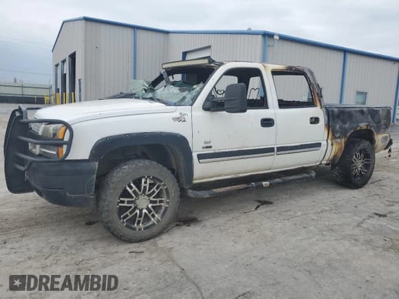 ✅ 2004 Chevrolet Silverado 1500 LS • VIN: 2GCEK13T441401170 • Lot: 67184465. Wystawiony na Copart z przebiegiem Nie podano. Bezpłatny archiwum sprzedaży aukcyjnych z USA i szczegółowy raport historii pojazdu na DreamBid. Zdjęcie 1.