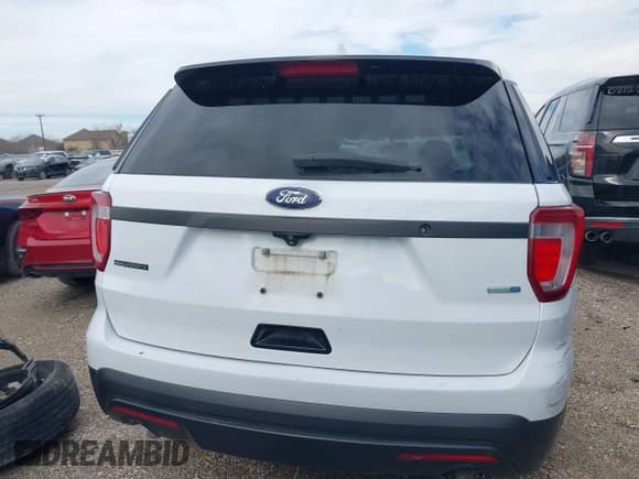 ✅ 2017 Ford Police Interceptor Utility • VIN: 1FM5K8AR3HGC07766 • Lot: 41386048. Wystawiony na IAAI z przebiegiem 82 145 mil. Bezpłatny archiwum sprzedaży aukcyjnych z USA i szczegółowy raport historii pojazdu na DreamBid. Zdjęcie 16.