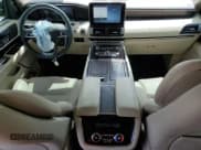 ✅ 2021 Lincoln Navigator Reserve • VIN: 5LMJJ3LT5MEL18240 • Лот: 54882055. Опубликован ранее на Copart с пробегом 26 242 миль. Бесплатный доступ к архиву аукционных продаж из США и подробный отчёт об истории автомобиля на DreamBid. Изображение 8.