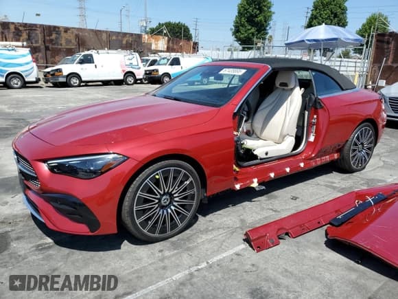 ✅ 2025 Mercedes-Benz CLE 300 • VIN: W1KMK4HB8SF059019 • Lot: 67435895. Listed on Copart with 536 mi. Free auction sales archive from the USA and detailed vehicle history report at DreamBid. Image 1.
