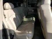 ✅ 2002 Chevrolet Silverado 2500HD LS • VIN: 1GCHC29122E276638 • Lot: 79489483. Wystawiony na Copart z przebiegiem 127 992 mil. Bezpłatny archiwum sprzedaży aukcyjnych z USA i szczegółowy raport historii pojazdu na DreamBid. Zdjęcie 10.