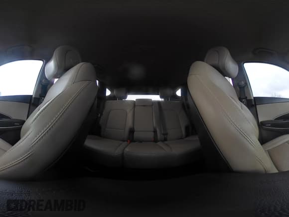 ✅ 2015 Hyundai Santa Fe • VIN: 5XYZU3LA4FG295401 • Лот: 43661856. Опубликован ранее на IAAI с пробегом 103 839 миль. Бесплатный доступ к архиву аукционных продаж из США и подробный отчёт об истории автомобиля на DreamBid. Изображение 18.
