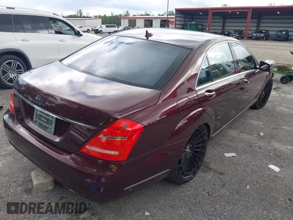 ✅ 2011 Mercedes-Benz S 550 • VIN: WDDNG8GBXBA377669 • Lot: 43324448. Wystawiony na IAAI z przebiegiem 109 925 mil. Bezpłatny archiwum sprzedaży aukcyjnych z USA i szczegółowy raport historii pojazdu na DreamBid. Zdjęcie 4.