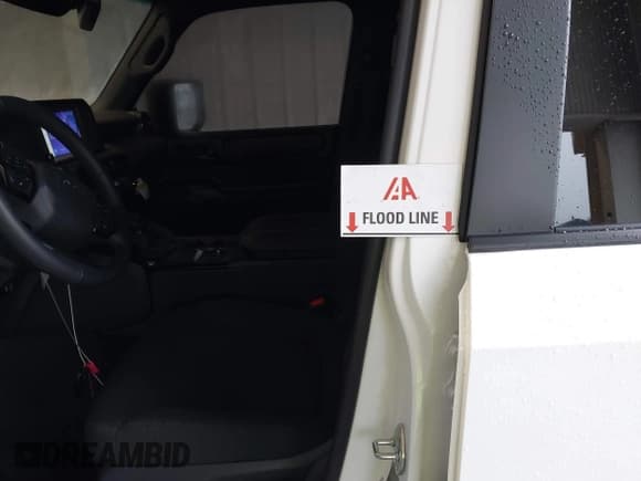 ✅ 2025 Toyota Land Cruiser 1958 Edition • VIN: JTEABFAJXSK020610 • Lot: 42225856. Listed on IAAI with 5,828 mi. Free auction sales archive from the USA and detailed vehicle history report at DreamBid. Image 6.