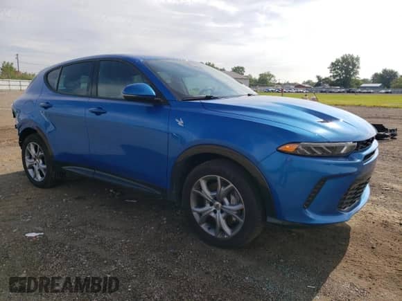 ✅ 2024 Dodge Hornet R/T • VIN: ZACPDFCW3R3A35569 • Lot: 60680955. Wystawiony na Copart z przebiegiem 3 200 mil mil. Skorzystaj z bezpłatnego archiwum sprzedaży aukcyjnych z USA i zobacz szczegółowy raport historii pojazdu na DreamBid. Zdjęcie 4.