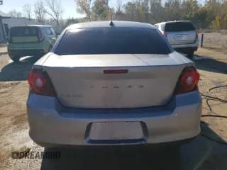 ✅ 2013 Dodge Avenger SE • VIN: 1C3CDZAB1DN642777 • Лот: 74453554. Опубликован ранее на Copart с пробегом 161 349 миль. Бесплатный доступ к архиву аукционных продаж из США и подробный отчёт об истории автомобиля на DreamBid. Изображение 6.