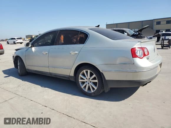 ✅ 2010 Volkswagen Passat Komfort • VIN: WVWJK7AN3AE132000 • Лот: 74583674. Опубликован ранее на Copart с пробегом 123 192 миль. Бесплатный доступ к архиву аукционных продаж из США и подробный отчёт об истории автомобиля на DreamBid. Изображение 2.