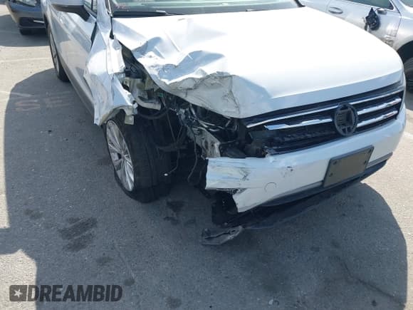✅ 2019 Volkswagen Tiguan S • VIN: 3VV1B7AX0KM062437 • Lot: 41906720. Listed on IAAI with 45,157 mi. Free auction sales archive from the USA and detailed vehicle history report at DreamBid. Image 6.