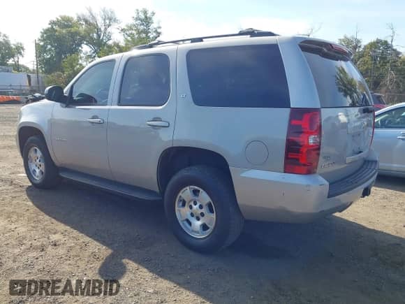 2008 Chevrolet Tahoe LTZ с VIN 1GNFK13038J135704, выставлен на аукционе IAAI как лот 43372175 с пробегом 186 562 миль миль и . История ставок и продаж доступна на DreamBid. Изображение 3.