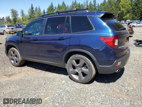 ✅ 2021 Honda Passport Touring • VIN: 5FNYF8H92MB042258 • Lot: 68150945. Listed on Copart with 60,684 mi. Free auction sales archive from the USA and detailed vehicle history report at DreamBid. Image 2.
